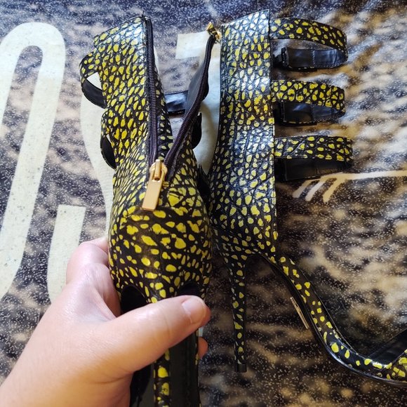 LUST FOR LIFE! Neon Yellow Gladiator Sandal Heels 8.5 - Picture 9 of 9